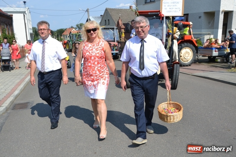 Zdjęcie w galerii na portalu naszraciborz.pl: Barack i Angela na dożynkach w Bolesławiu  wiadomości z regionu