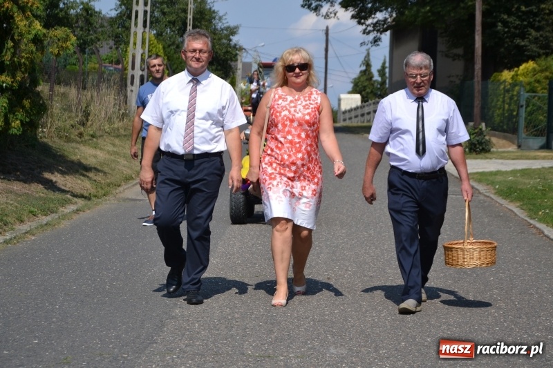 Zdjęcie w galerii na portalu naszraciborz.pl: Barack i Angela na dożynkach w Bolesławiu  wiadomości z regionu