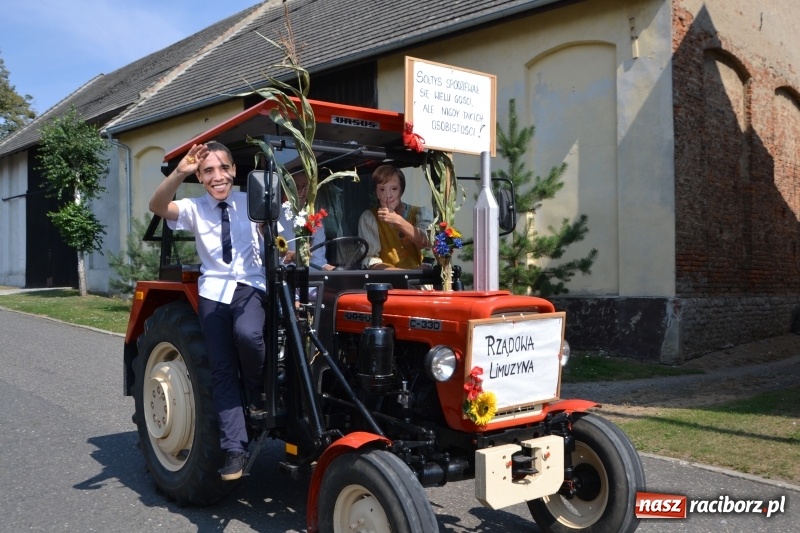 Zdjęcie w galerii na portalu naszraciborz.pl: Barack i Angela na dożynkach w Bolesławiu  wiadomości z regionu