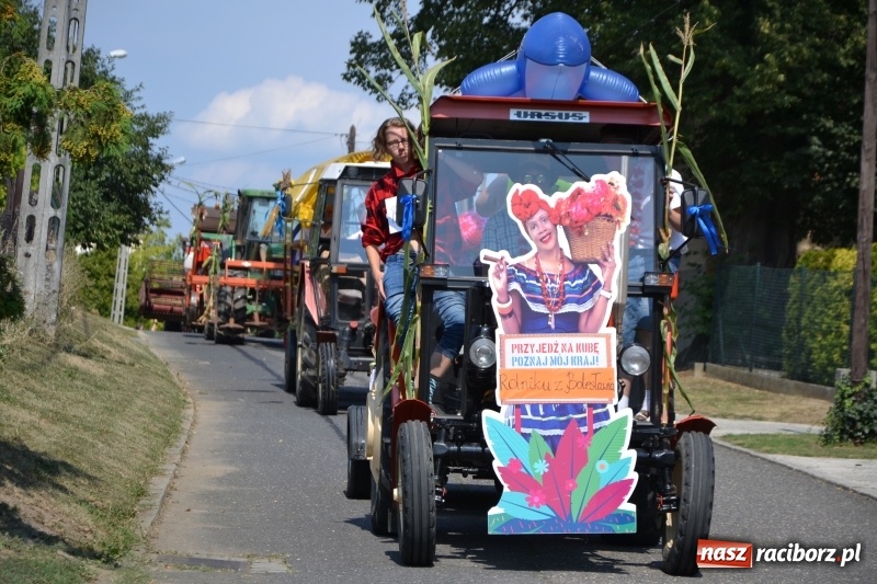 Zdjęcie w galerii na portalu naszraciborz.pl: Barack i Angela na dożynkach w Bolesławiu  wiadomości z regionu