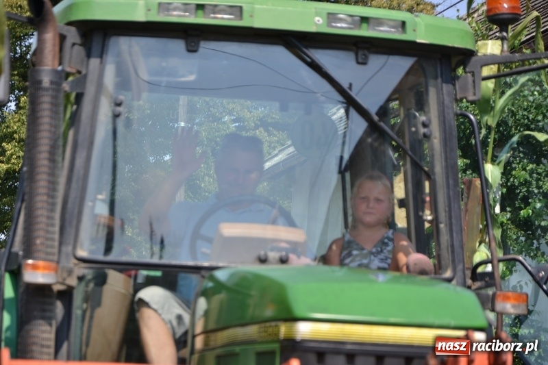 Zdjęcie w galerii na portalu naszraciborz.pl: Barack i Angela na dożynkach w Bolesławiu  wiadomości z regionu