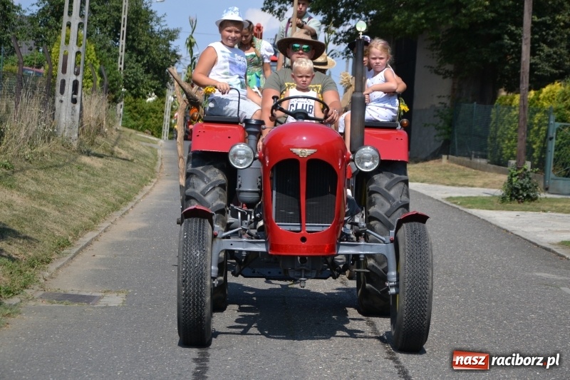 Zdjęcie w galerii na portalu naszraciborz.pl: Barack i Angela na dożynkach w Bolesławiu  wiadomości z regionu