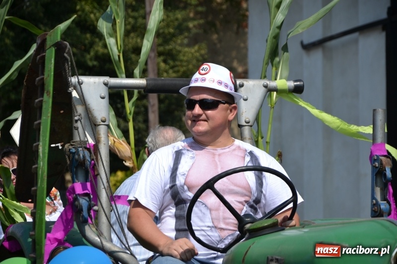 Zdjęcie w galerii na portalu naszraciborz.pl: Barack i Angela na dożynkach w Bolesławiu  wiadomości z regionu