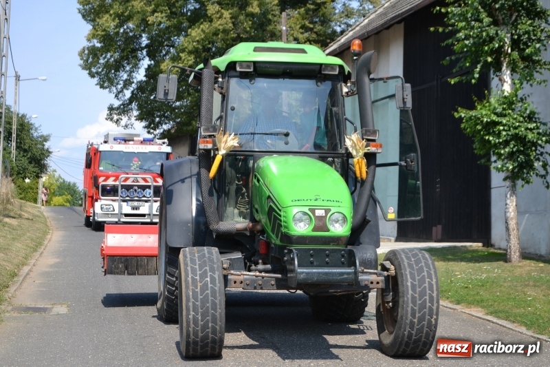 Zdjęcie w galerii na portalu naszraciborz.pl: Barack i Angela na dożynkach w Bolesławiu  wiadomości z regionu