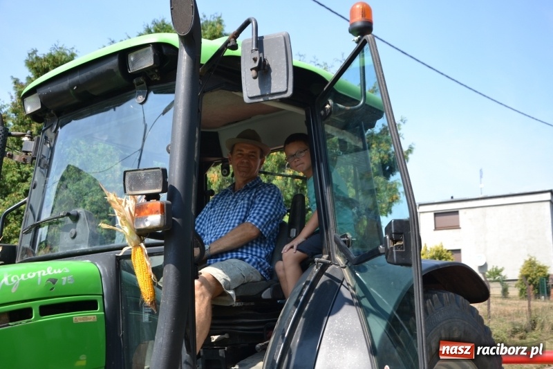 Zdjęcie w galerii na portalu naszraciborz.pl: Barack i Angela na dożynkach w Bolesławiu  wiadomości z regionu