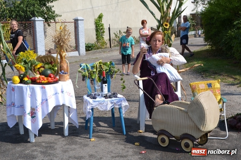 Zdjęcie w galerii na portalu naszraciborz.pl: Barack i Angela na dożynkach w Bolesławiu  wiadomości z regionu