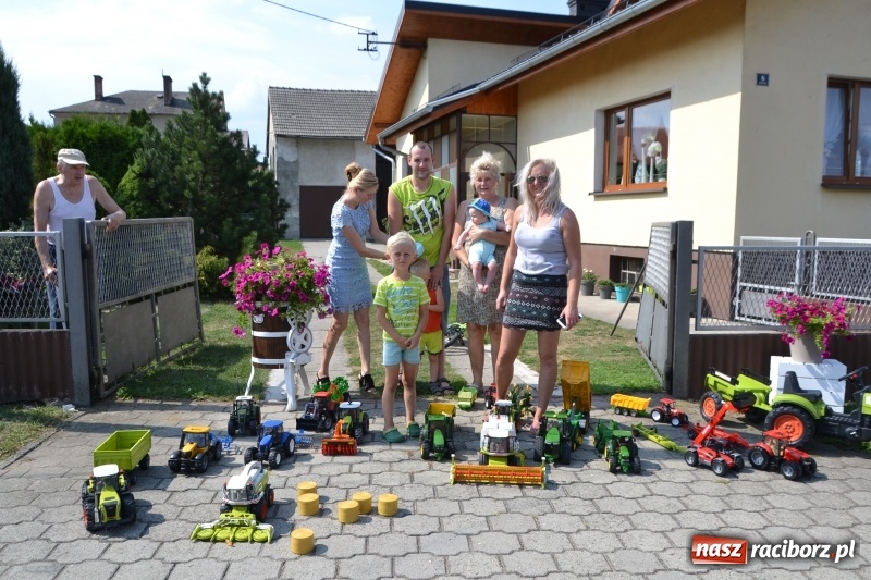 Zdjęcie w galerii na portalu naszraciborz.pl: Barack i Angela na dożynkach w Bolesławiu  wiadomości z regionu