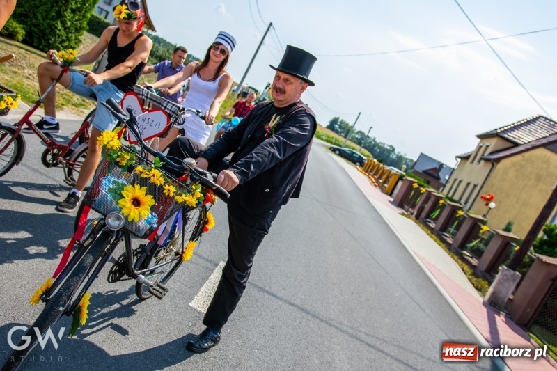 Zdjęcie w galerii na portalu naszraciborz.pl: Pierwsza pomoc na rowerach, czyli kolorowe dożynki w Makowie  wiadomości z regionu