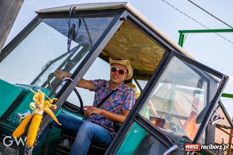 Zdjęcie w galerii na portalu naszraciborz.pl: Pierwsza pomoc na rowerach, czyli kolorowe dożynki w Makowie  wiadomości z regionu