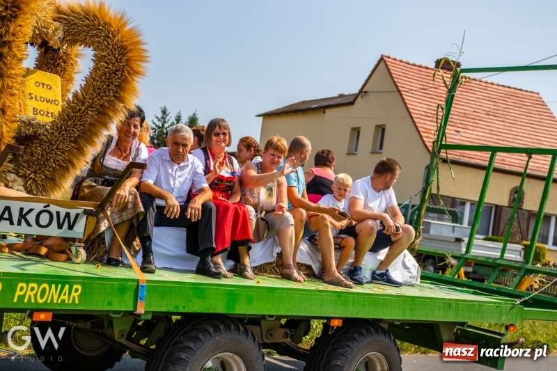 Zdjęcie w galerii na portalu naszraciborz.pl: Pierwsza pomoc na rowerach, czyli kolorowe dożynki w Makowie  wiadomości z regionu