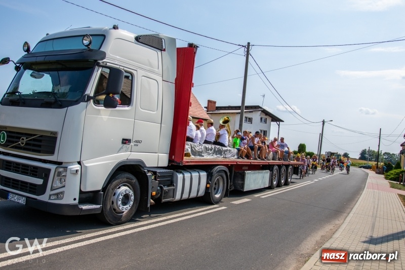 Zdjęcie w galerii na portalu naszraciborz.pl: Pierwsza pomoc na rowerach, czyli kolorowe dożynki w Makowie  wiadomości z regionu