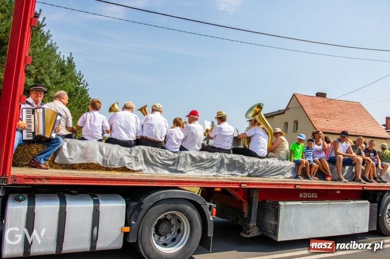 Zdjęcie w galerii na portalu naszraciborz.pl: Pierwsza pomoc na rowerach, czyli kolorowe dożynki w Makowie  wiadomości z regionu
