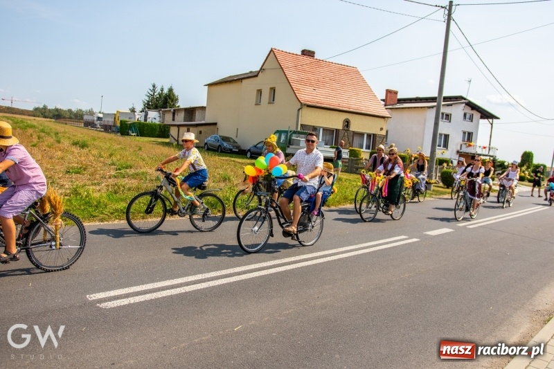 Zdjęcie w galerii na portalu naszraciborz.pl: Pierwsza pomoc na rowerach, czyli kolorowe dożynki w Makowie  wiadomości z regionu