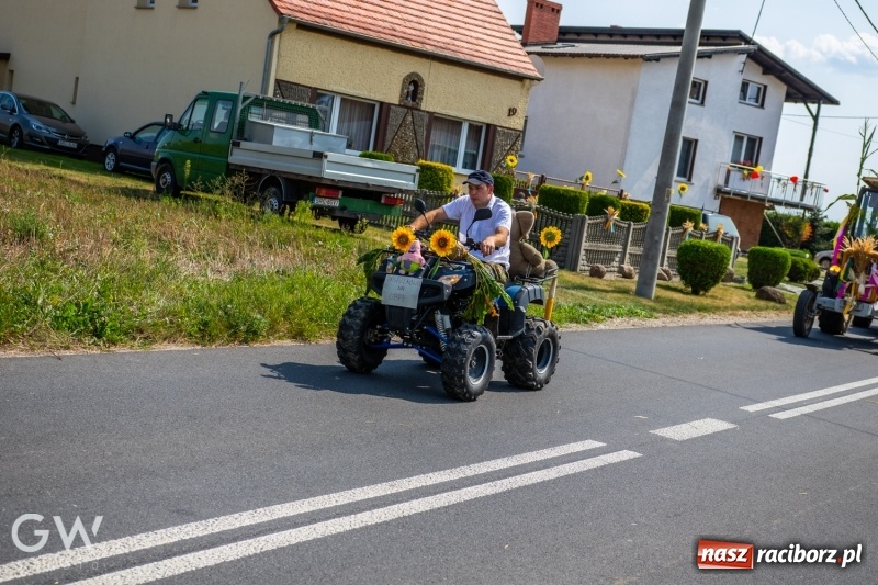 Zdjęcie w galerii na portalu naszraciborz.pl: Pierwsza pomoc na rowerach, czyli kolorowe dożynki w Makowie  wiadomości z regionu