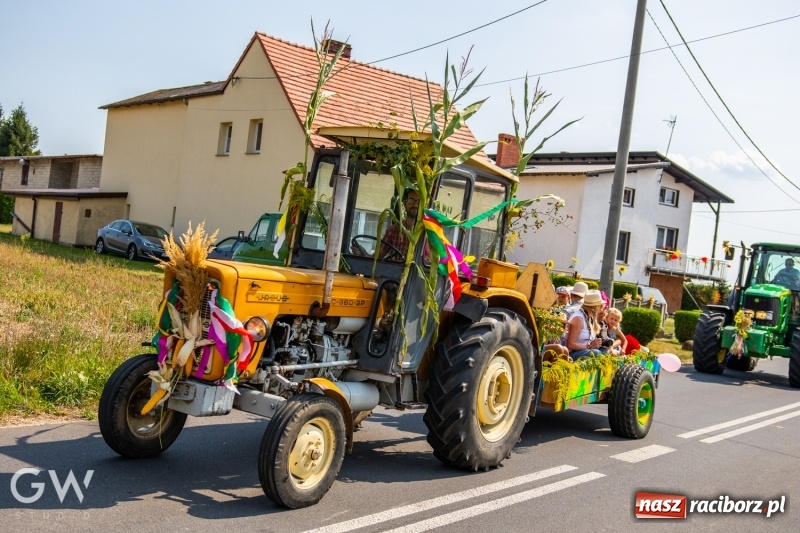 Zdjęcie w galerii na portalu naszraciborz.pl: Pierwsza pomoc na rowerach, czyli kolorowe dożynki w Makowie  wiadomości z regionu