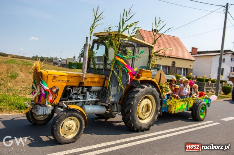 Zdjęcie w galerii na portalu naszraciborz.pl: Pierwsza pomoc na rowerach, czyli kolorowe dożynki w Makowie  wiadomości z regionu