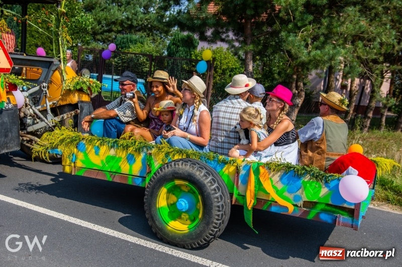 Zdjęcie w galerii na portalu naszraciborz.pl: Pierwsza pomoc na rowerach, czyli kolorowe dożynki w Makowie  wiadomości z regionu