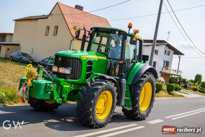 Zdjęcie w galerii na portalu naszraciborz.pl: Pierwsza pomoc na rowerach, czyli kolorowe dożynki w Makowie  wiadomości z regionu