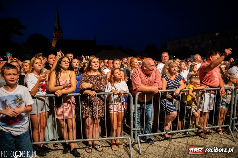 Zdjęcie w galerii na portalu naszraciborz.pl: Koncert Red Lips na finał XXVI Memoriału FOTO i WIDEO wiadomości z regionu