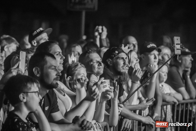 Zdjęcie w galerii na portalu naszraciborz.pl: Koncert Red Lips na finał XXVI Memoriału FOTO i WIDEO wiadomości z regionu