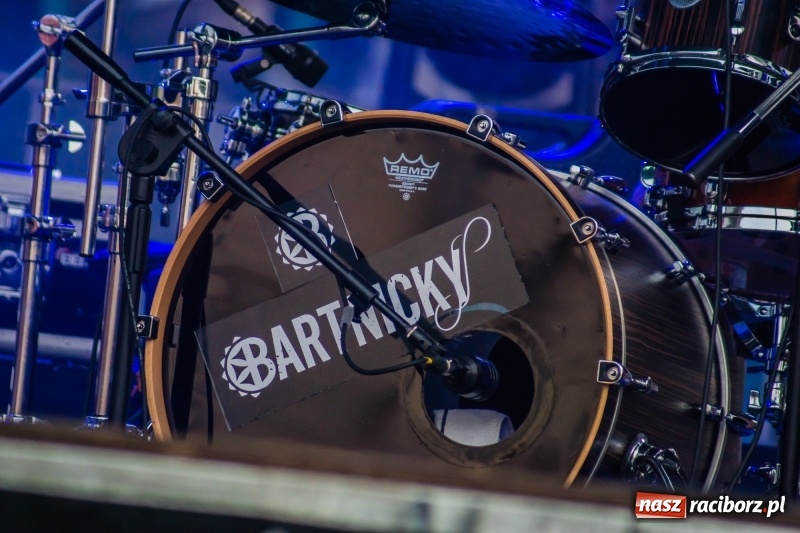 Zdjęcie w galerii na portalu naszraciborz.pl: Bartnicky Band rozgrzewał publikę na pl. Długosza FOTO i WIDEO wiadomości z regionu