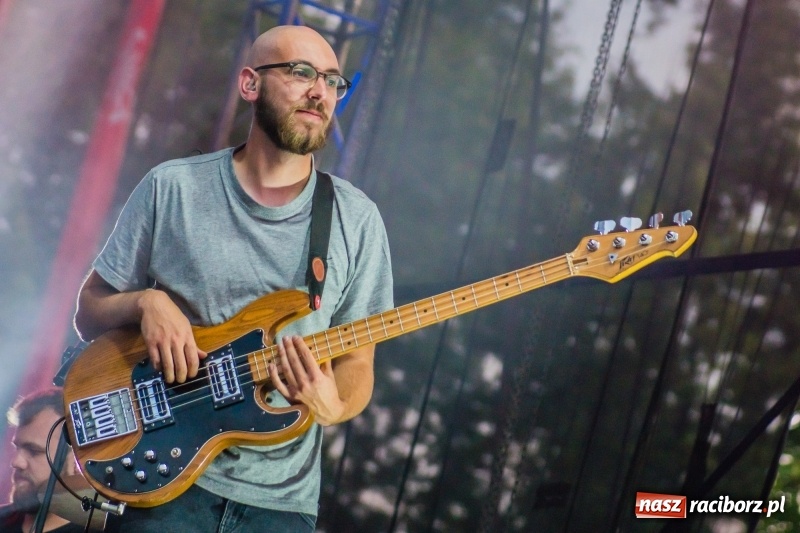 Zdjęcie w galerii na portalu naszraciborz.pl: Bartnicky Band rozgrzewał publikę na pl. Długosza FOTO i WIDEO wiadomości z regionu