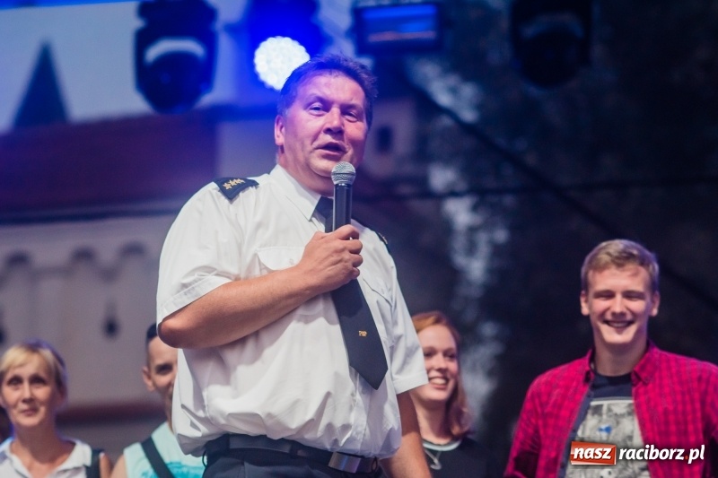 Zdjęcie w galerii na portalu naszraciborz.pl: Zażarta rywalizacja o kosze wędlin Ernestyna Janety wiadomości z regionu