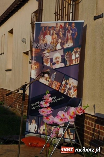 Zdjęcie w galerii na portalu naszraciborz.pl: Letni plenerowy wieczór kabaretowy w Pietraszynie  wiadomości z regionu