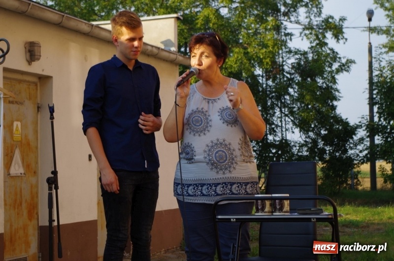 Zdjęcie w galerii na portalu naszraciborz.pl: Letni plenerowy wieczór kabaretowy w Pietraszynie  wiadomości z regionu