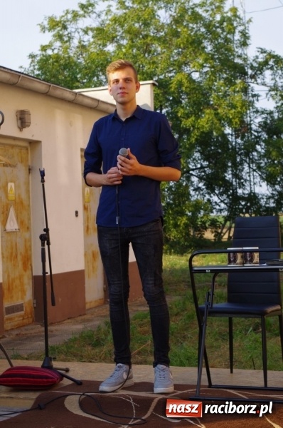 Zdjęcie w galerii na portalu naszraciborz.pl: Letni plenerowy wieczór kabaretowy w Pietraszynie  wiadomości z regionu