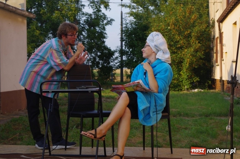 Zdjęcie w galerii na portalu naszraciborz.pl: Letni plenerowy wieczór kabaretowy w Pietraszynie  wiadomości z regionu