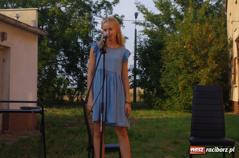 Zdjęcie w galerii na portalu naszraciborz.pl: Letni plenerowy wieczór kabaretowy w Pietraszynie  wiadomości z regionu