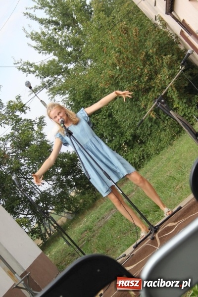 Zdjęcie w galerii na portalu naszraciborz.pl: Letni plenerowy wieczór kabaretowy w Pietraszynie  wiadomości z regionu