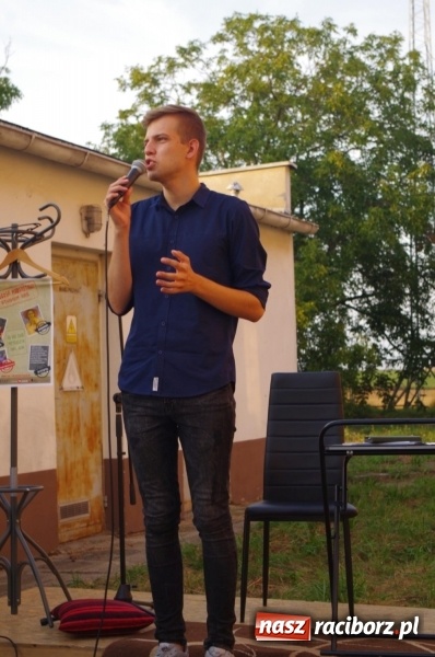 Zdjęcie w galerii na portalu naszraciborz.pl: Letni plenerowy wieczór kabaretowy w Pietraszynie  wiadomości z regionu