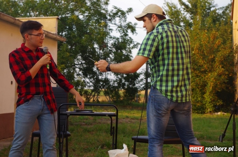 Zdjęcie w galerii na portalu naszraciborz.pl: Letni plenerowy wieczór kabaretowy w Pietraszynie  wiadomości z regionu