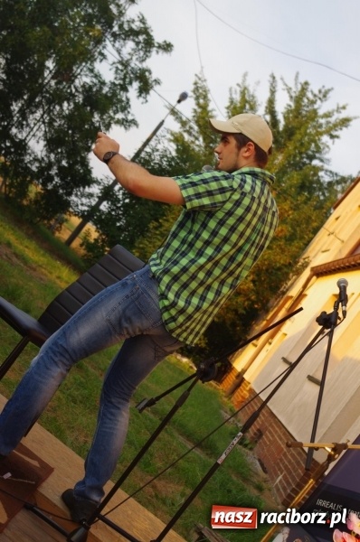 Zdjęcie w galerii na portalu naszraciborz.pl: Letni plenerowy wieczór kabaretowy w Pietraszynie  wiadomości z regionu