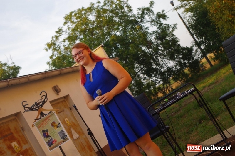 Zdjęcie w galerii na portalu naszraciborz.pl: Letni plenerowy wieczór kabaretowy w Pietraszynie  wiadomości z regionu