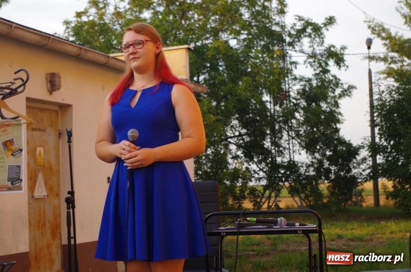 Zdjęcie w galerii na portalu naszraciborz.pl: Letni plenerowy wieczór kabaretowy w Pietraszynie  wiadomości z regionu
