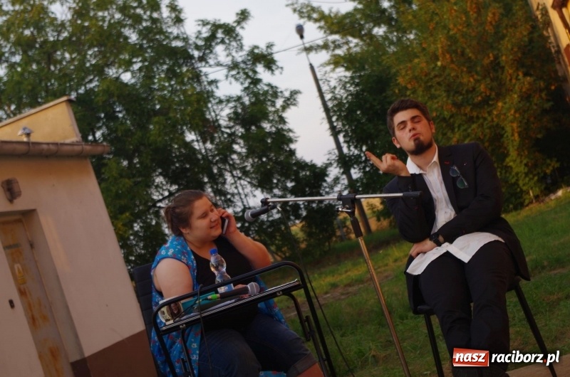 Zdjęcie w galerii na portalu naszraciborz.pl: Letni plenerowy wieczór kabaretowy w Pietraszynie  wiadomości z regionu