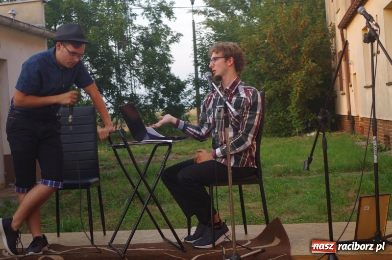 Zdjęcie w galerii na portalu naszraciborz.pl: Letni plenerowy wieczór kabaretowy w Pietraszynie  wiadomości z regionu