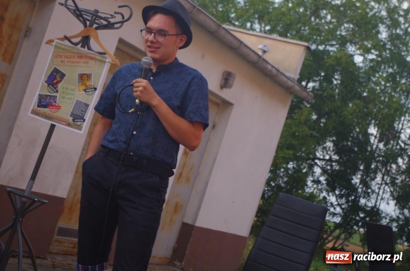Zdjęcie w galerii na portalu naszraciborz.pl: Letni plenerowy wieczór kabaretowy w Pietraszynie  wiadomości z regionu