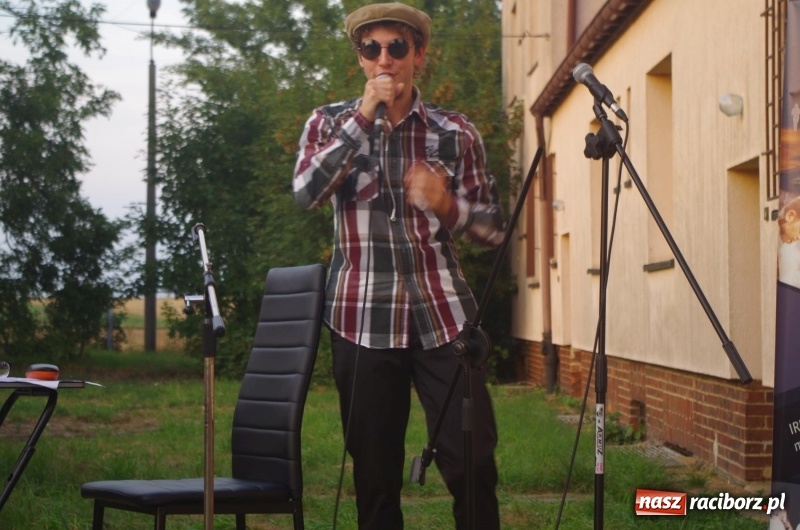 Zdjęcie w galerii na portalu naszraciborz.pl: Letni plenerowy wieczór kabaretowy w Pietraszynie  wiadomości z regionu