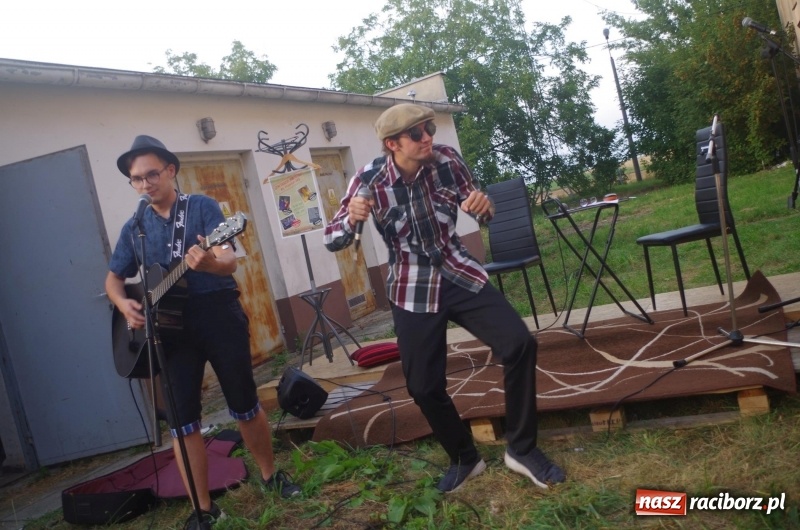 Zdjęcie w galerii na portalu naszraciborz.pl: Letni plenerowy wieczór kabaretowy w Pietraszynie  wiadomości z regionu