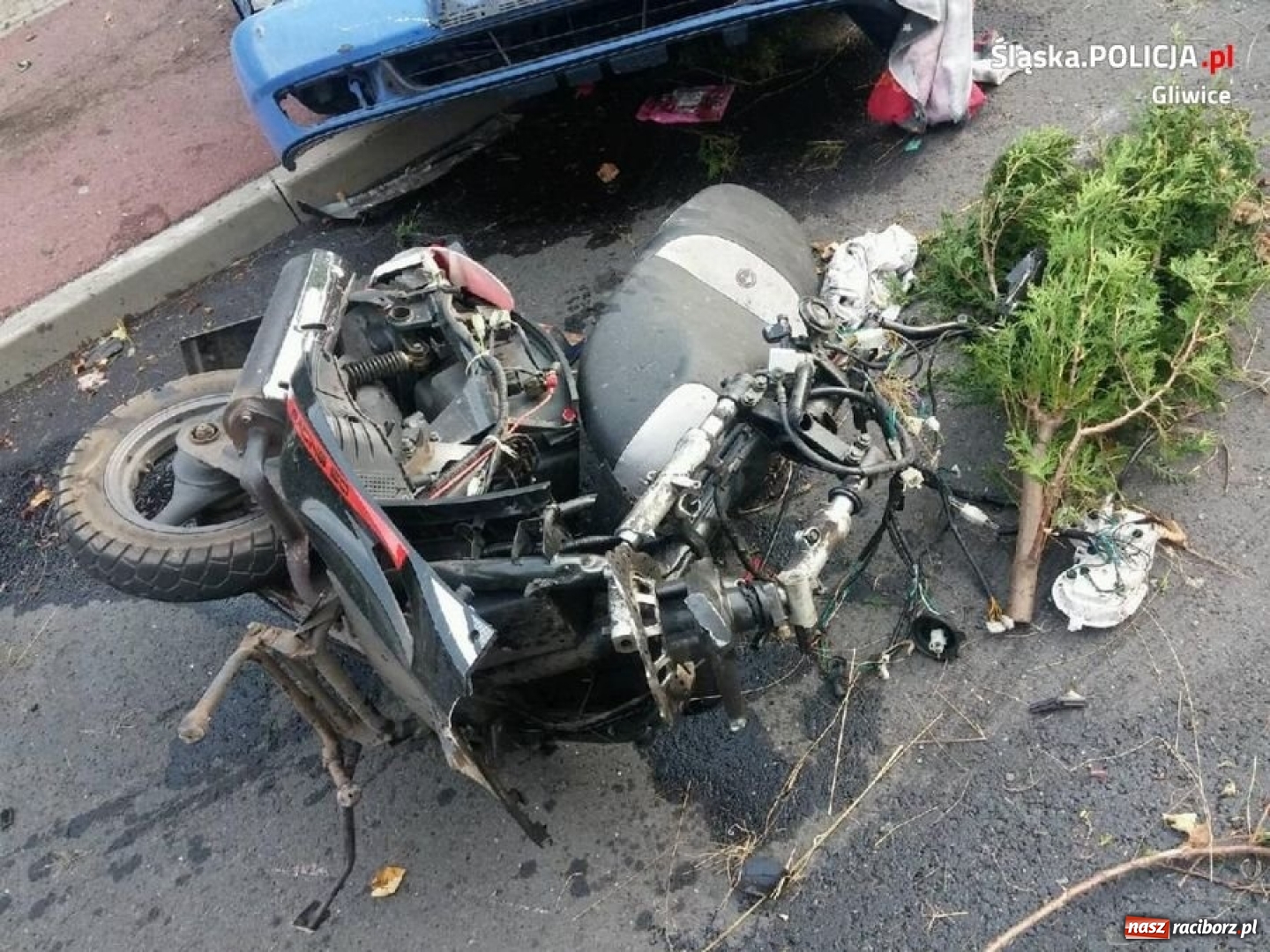 Zdjęcie w galerii na portalu naszraciborz.pl: Tragiczna śmierć motorowerzysty z Rud. Wjechał w niego czołowo pijany kierowca wiadomości z regionu