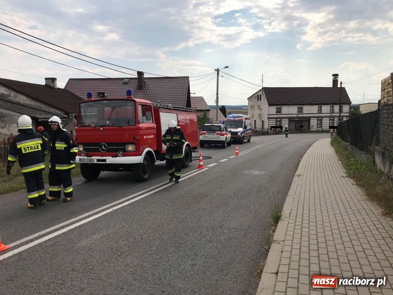 Zdjęcie w galerii na portalu naszraciborz.pl: W Bojanowie samochód uderzył w słup energetyczny wiadomości z regionu