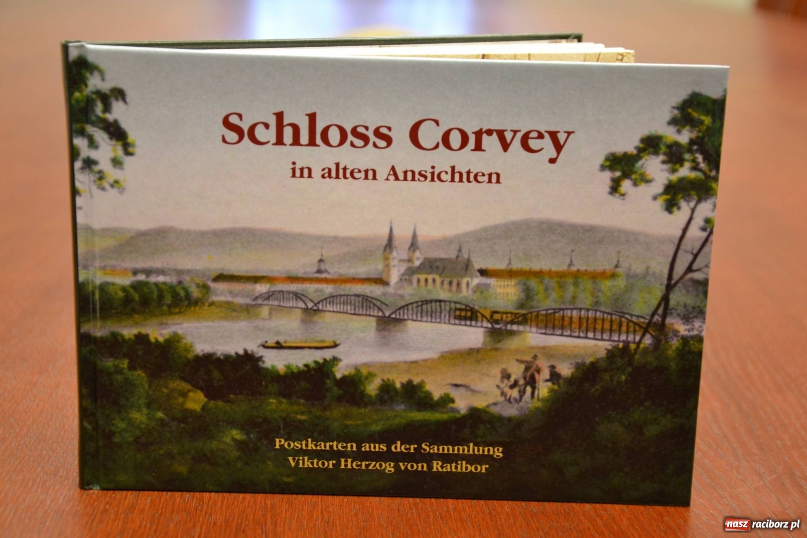 Zdjęcie w galerii na portalu naszraciborz.pl: Pamiątki związane z rodziną von Ratibor trafiły na zamek  wiadomości z regionu