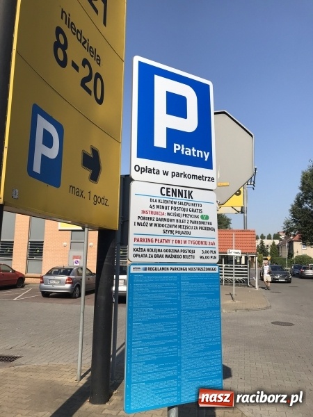 Zdjęcie w galerii na portalu naszraciborz.pl: Za darmo umarło. Market przy Opawskiej wprowadził parkometr  wiadomości z regionu