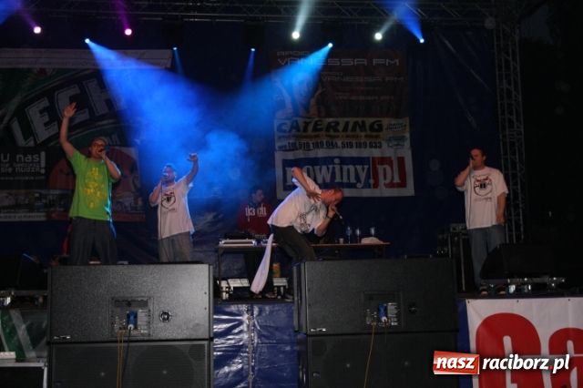 Zdjęcie w galerii na portalu naszraciborz.pl: W deszczu i rytmach hip-hopu  wiadomości z regionu