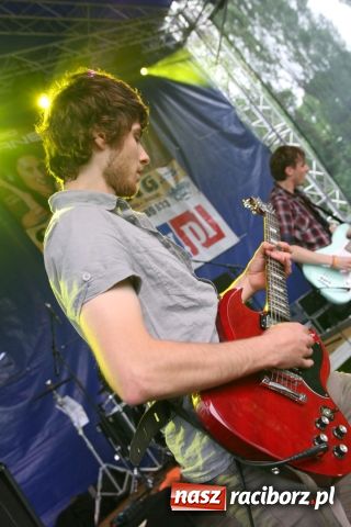 Zdjęcie w galerii na portalu naszraciborz.pl: W deszczu i rytmach hip-hopu  wiadomości z regionu