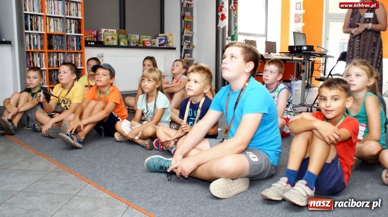 Zdjęcie w galerii na portalu naszraciborz.pl: Krasnal niejedno ma imię, czyli bajkowy wtorek z biblioteką wiadomości z regionu